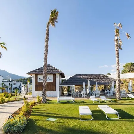 Luxury 2 Bedroom Апартаменти *
