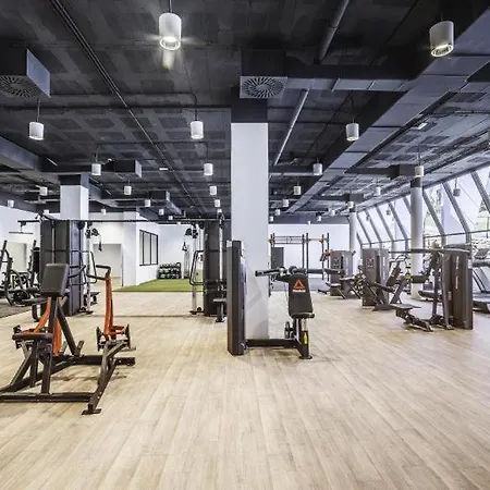 Luxury 2 Bedroom Εστεπόνα