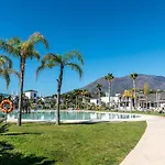 Luxury 2 Bedroom 아파트 에스테포나