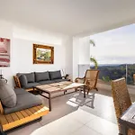 아파트 Luxury 2 Bedroom