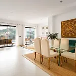 Luxury 2 Bedroom 아파트 *