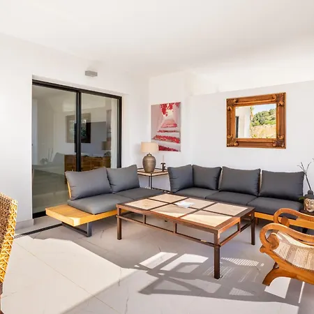 아파트 Luxury 2 Bedroom